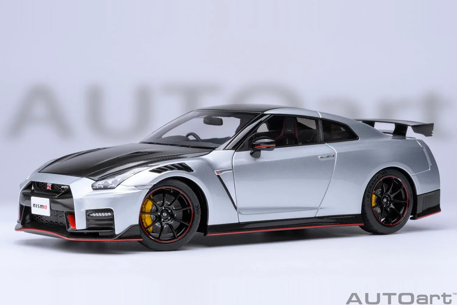 Autoart 1/18 Nissan GT-R R35 Nismo Special Edition in Ultimate Metal Silver - Image 2