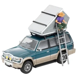 Tomytec 1/64 Mitsubishi Pajero Mid Roof VR with Option Parts Green Beige